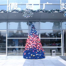 義烏市優(yōu)圣日用百貨商行 專營(yíng)圣誕裝飾用品，點(diǎn)亮節(jié)日氛圍